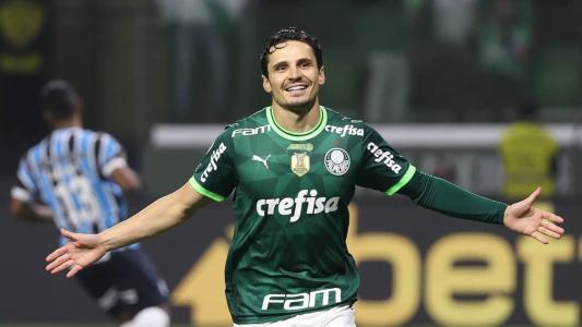 Raphael Veiga revela participação no crescimento dos reforços do Palmeiras