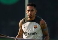 Raphinha, do Barcelona, desperta interesse de clube árabe, diz jornalista