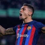 Raphinha brilha, Barcelona faz 3 no Sevilla e dispara na liderança do Espanhol