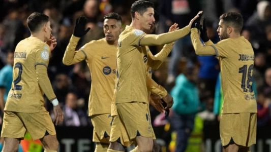 Raphinha marcou um gol e deu uma assistência na goleada do Barcelona