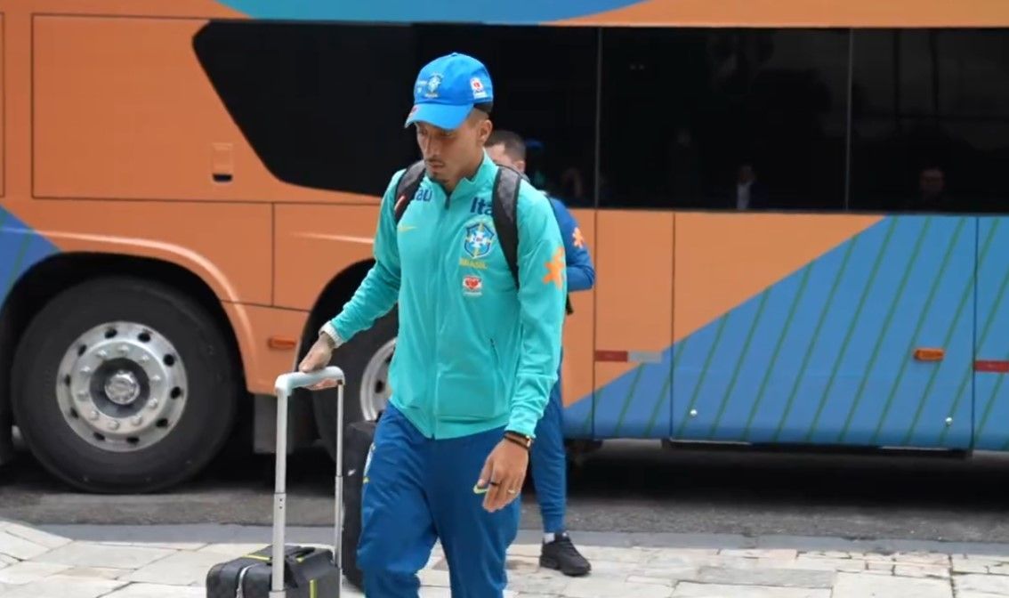 Seleção Brasileira desembarca em SP após empate no Equador; veja programação