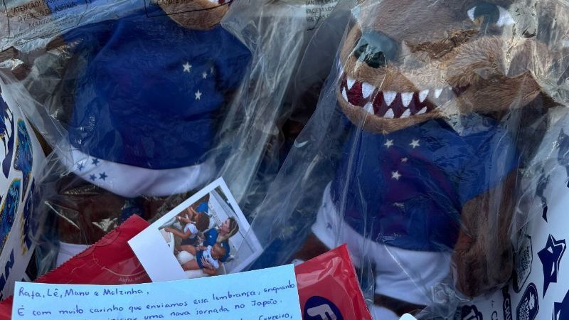 Atacante recebe presente e divulga 'carta aberta' após deixar o Cruzeiro