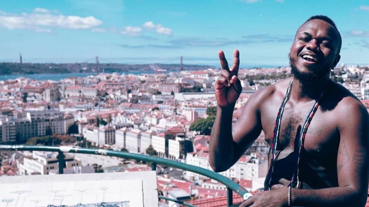 Djonga anuncia novo álbum e lançamento será realizado na boate New Sagitárius, em BH
