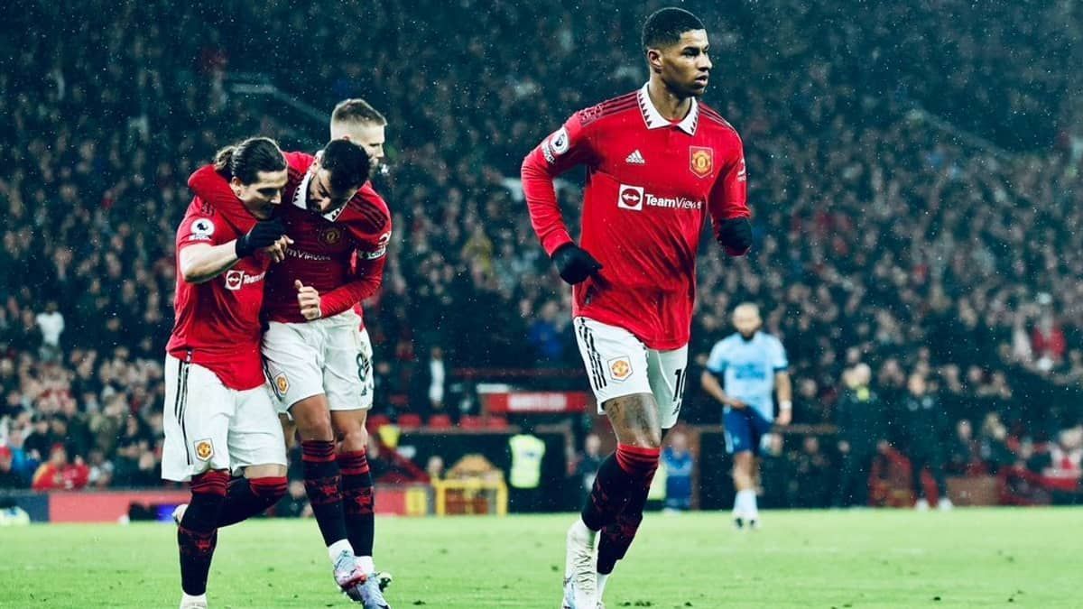 Manchester United supera Brentford e volta a vencer no Inglês após três jogos