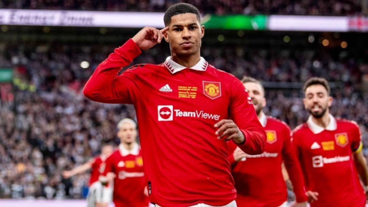 Manchester United vence Newcastle com gols de Rashford e Casemiro e conquista Copa da Liga Inglesa