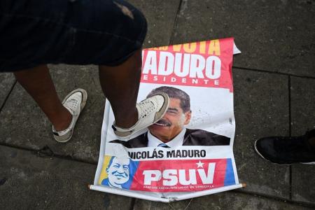 Fotos mostram manifestantes protestando contra Nicolás Maduro em Caracas, na Venezuela