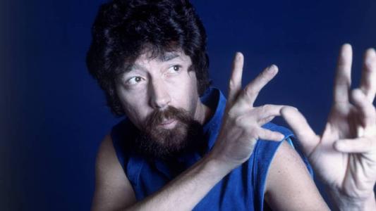 Raul Seixas ganhou aura mística ao criar um estilo único na música brasileira, que misturava rock e ponto de macumba