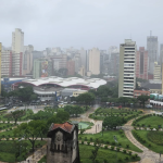 Casal de turistas denuncia advogada por ofensa racista em prédio no Centro de BH