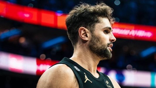 Raulzinho em ação com o Cleveland Cavaliers na temporada 2022/2023