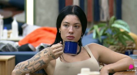 Rayane enfrentou Carol e Saory em A Fazenda 17