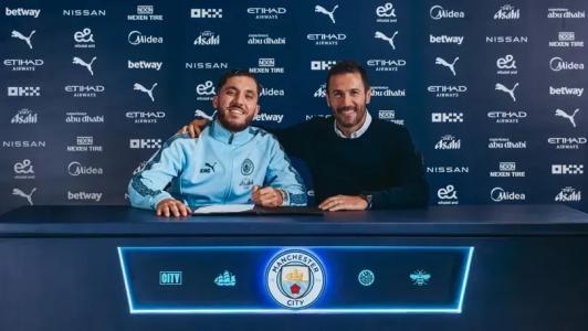 Cherki assina contrato com o Manchester City