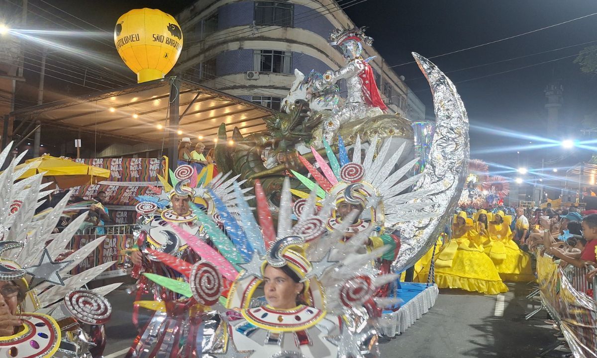 Real Grandeza e Unidos do Ladeira são as campeãs do Carnaval 2026 em Juiz de Fora