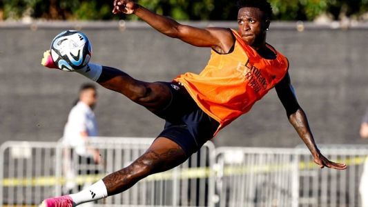 Real Madrid de Vini Jr entra em campo contra o Milan em amistoso nos EUA