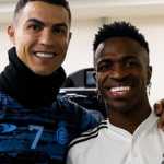 Cristiano Ronaldo visita Real Madrid e tira foto com brasileiros na Arábia Saudita