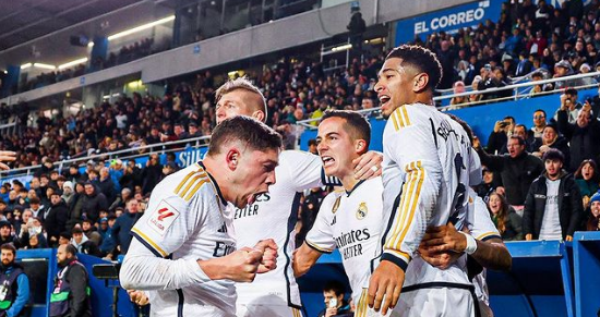 Real Madrid vence o Alavés com um a menos e retoma liderança do Campeonato Espanhol
