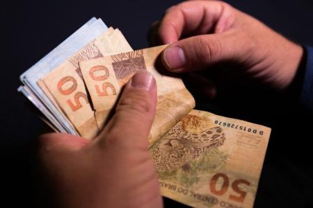 40% dos brasileiros acham que economia estará melhor em seis meses, diz Ipec | CNN Brasil