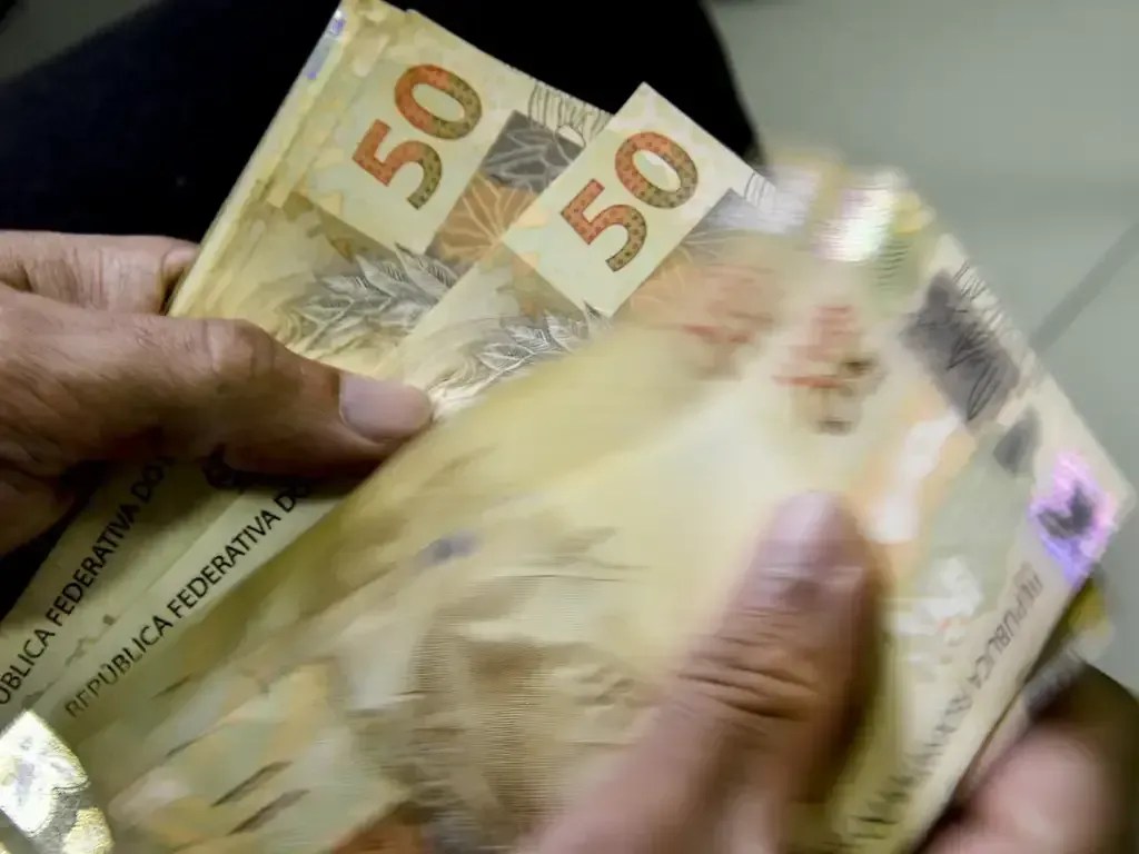Novo Bolsa Família é pago a beneficiários com NIS de final 2