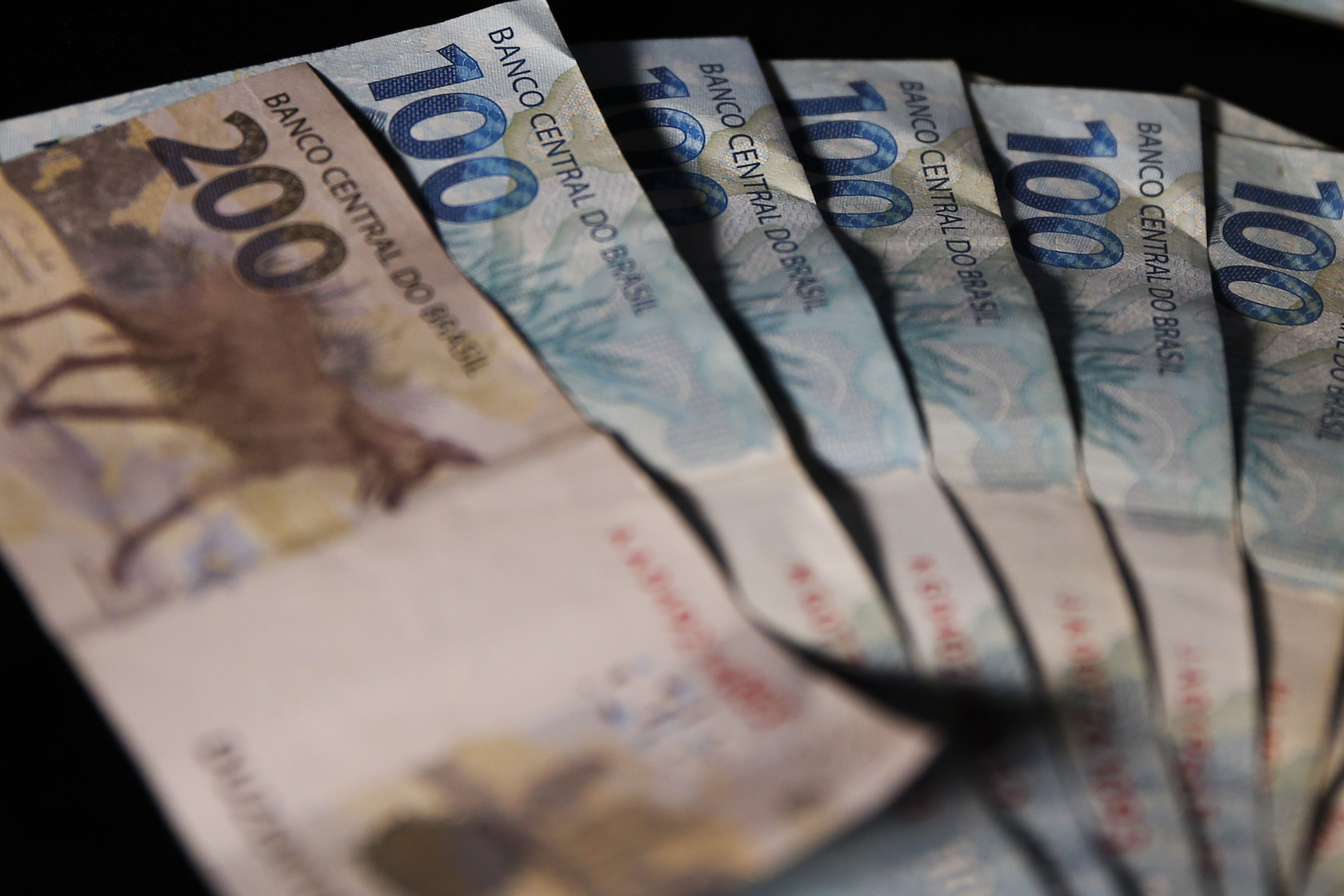 Brasileiros têm R$ 7,5 bilhões 'esquecidos' em contas inativas de bancos; saiba como consultar