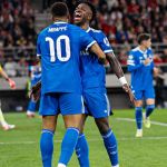 Mbappé rasga elogios a Vini Jr. após jogo da Champions: 'Horrível enfrentá-lo'