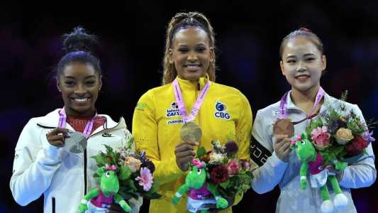 Rebeca Andrade desbancou Biles e conquistou ouro no salto