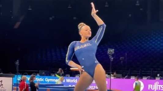Rebeca Andrade mostra nova coreografia para o solo