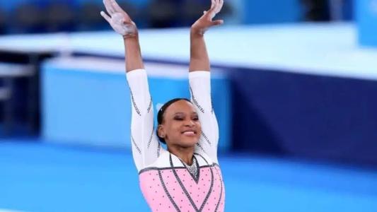 Rebeca Andrade segue como uma esperança de medalhas para o Brasil
