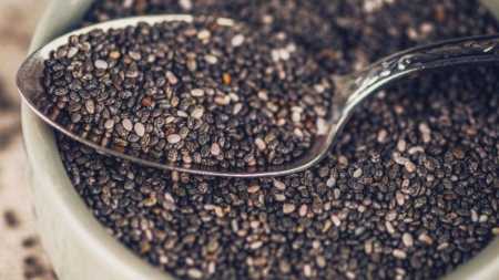 Receitas com chia no verão: leveza para desinchar e equilibrar