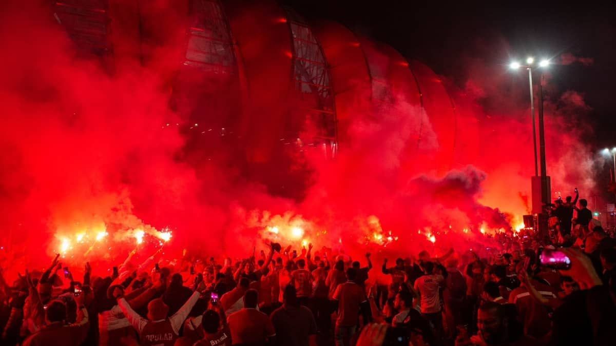 Torcida do Inter prepara 'rua de fogo' antes de jogo com o América