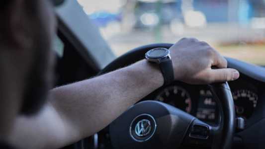 Recursos ajudam a tornar viagens em carros de app mais seguras