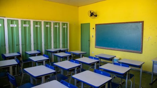 Recursos do Fundeb e sobras de caixa vão bancar reajuste a professores em MG