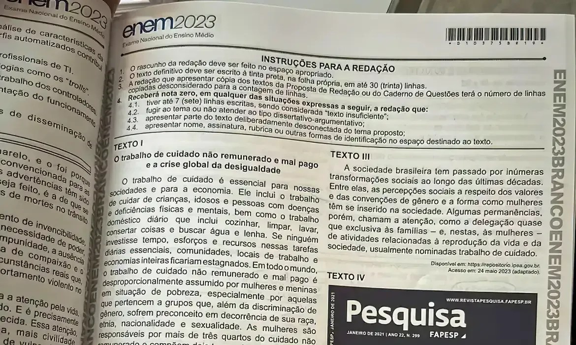 PF identifica mulher que vazou foto da redação do Enem em 2023