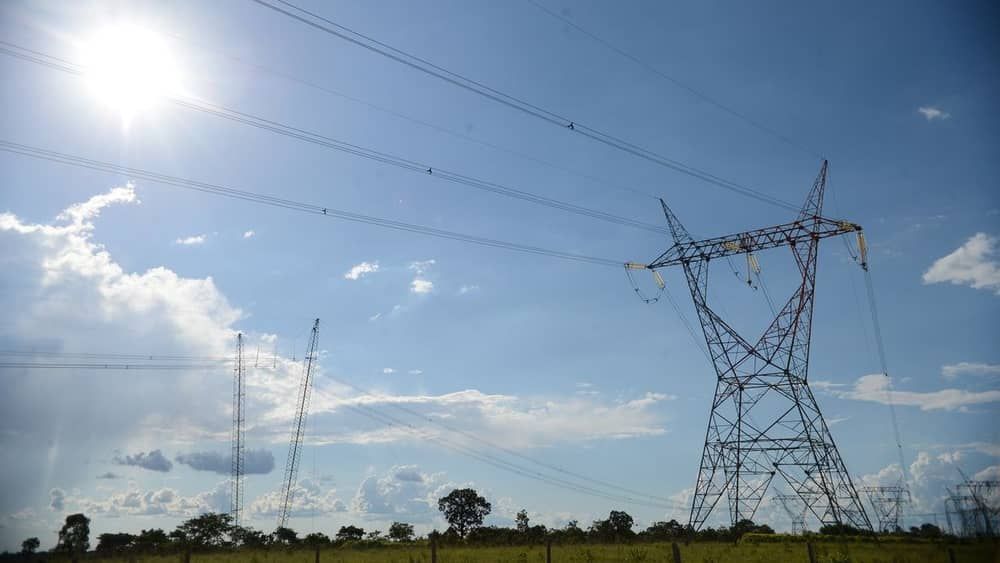 Conta de luz pode ficar mais cara e Fazenda avalia 'cash back'