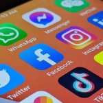 Falar mal da empresa nas redes sociais pode levar a demissão por justa causa; entenda