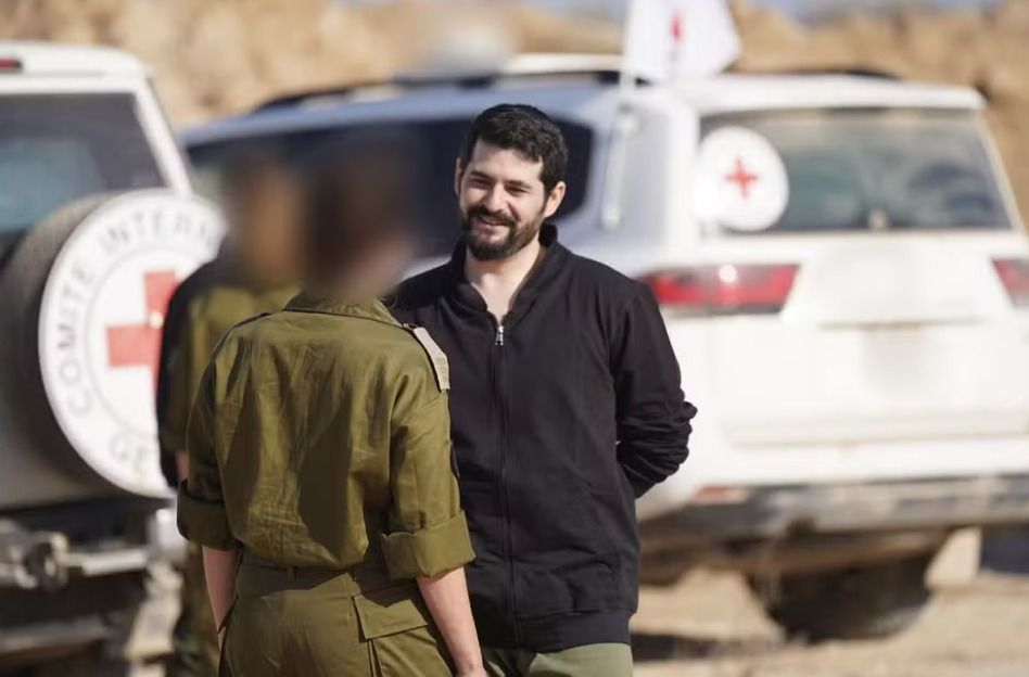 Israel divulga as primeiras imagens de reféns libertados pelo Hamas