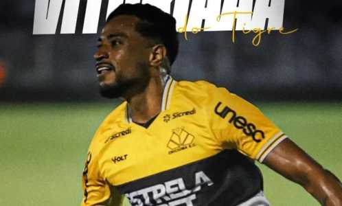 Diego Gonçalves comemorando gol pelo Criciúma