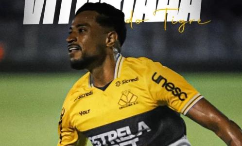Diego Gonçalves comemorando gol pelo Criciúma