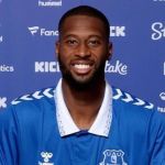 Reforço de clube da Premier League trabalhava em rede de fast food em Portugal