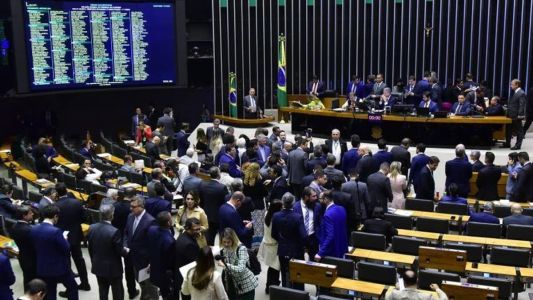 Reforma tributária: veja como cada deputado votou nos dois turnos.