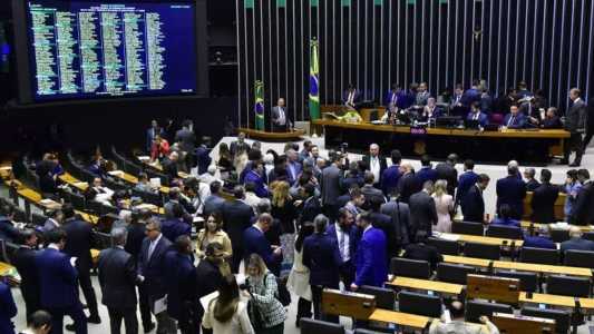 Reforma tributária: veja como cada deputado votou nos dois turnos.