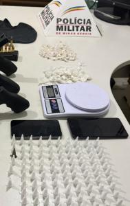 Polícia apreendeu diversos materiais ilícitos
