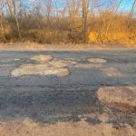 Estradas precárias e cheias de buracos levam risco para motoristas no Vale do Jequitinhonha 