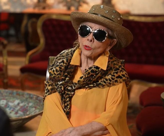 Socialite que diz ter ficado em cárcere privado faz festa para 100 convidados: 'Justiça seja feita'