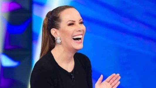 Regina Volpato comemora volta ao SBT