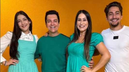 Regis Danese, a esposa e os filhos