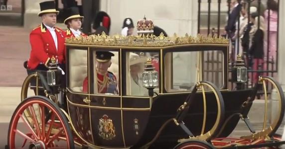Foto mostra Rei Charles III