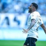 Ex-São Paulo, Reinado comemora gol marcado pelo Grêmio: 'Gostinho especial'