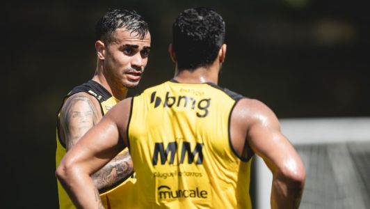 Reinier e Hulk, durante treino do Atlético na Cidade do Galo
