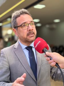 Reitor da Unimontes concede entrevista para Rádio Itatiaia sobre as novidades da instituição