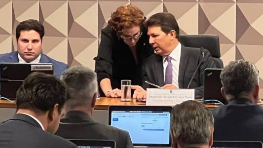 Relatório da CPMI do 8 de Janeiro propôs o indiciamento da deputada federal Carla Zambelli (PL-SP)