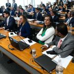 Saiba quem votou contra e a favor do pedido de indiciamento de Bolsonaro no relatório da CPMI do 8/1